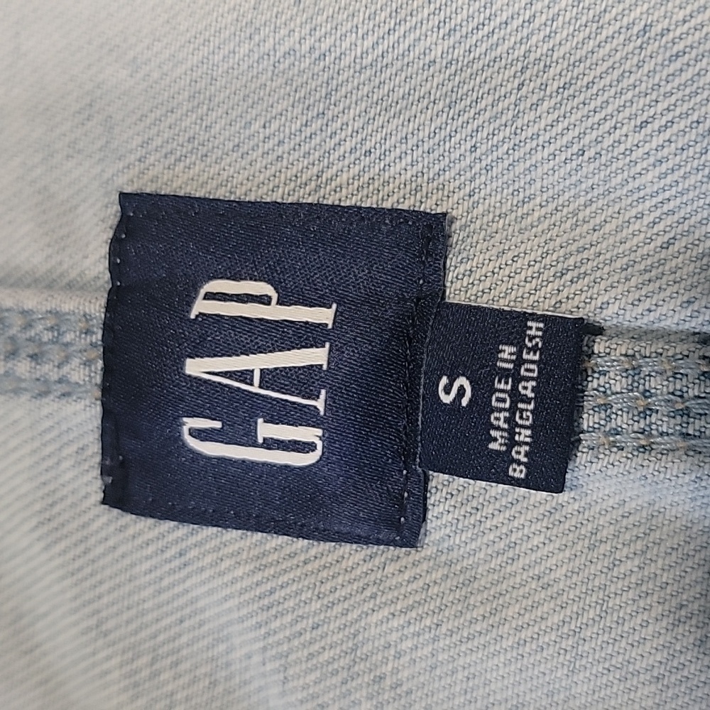 Gap Size S Light Wash Shortall, Light Destroyed, Excellent Used Condition - Picture 8 of 10